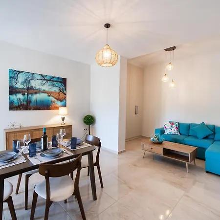 Ruellia Luxury דירה *